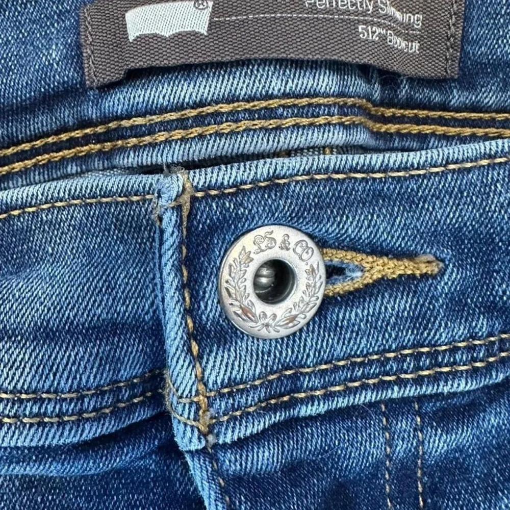 Levi’s 512 Perfectly Slimming Boot Cut Studded Pockets Womens Jeans size 8 Sz 29 - Picture 5 of 8